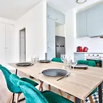 Appartement Quartier Panthéon Free Netflix